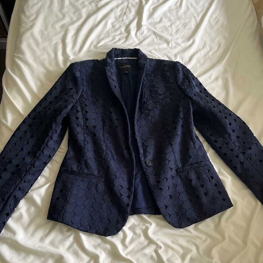 Navy blue women’s blazer. Size 4